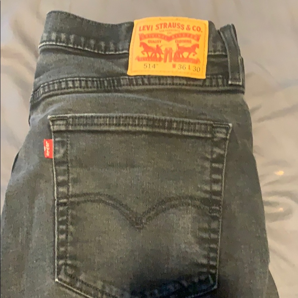 Men’s Levi black